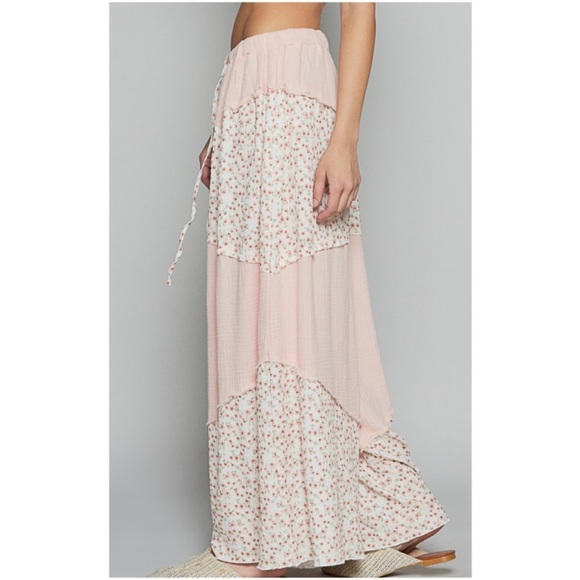 24. NWOT POL Blush Pink Stretchy Waist Floral Print Wide Leg Lounge Pants - Picture 4 of 4